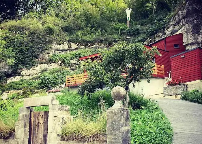 La Tanière Hébergement de vacances *